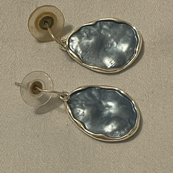 Elegant Silver and Blue Teardrop Earrings - Picture 1 of 2